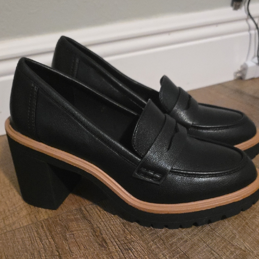 DV by Dolce Vita Black Flats Classic Loafers